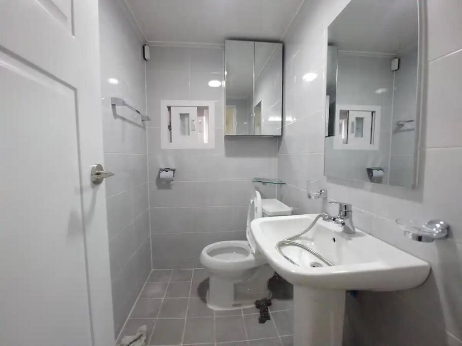 K-9 Hongdae Yeontral Park Apartment *